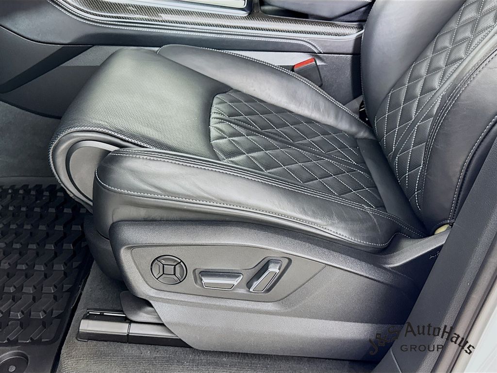 2022 Audi SQ7 Premium Plus AWD
