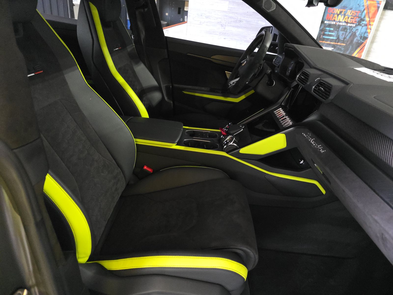 2022 Lamborghini Urus Graphite Capsule AWD