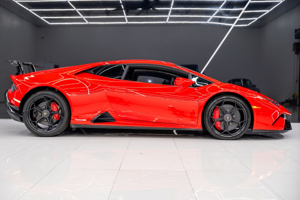 2020 Lamborghini Huracan EVO AWD