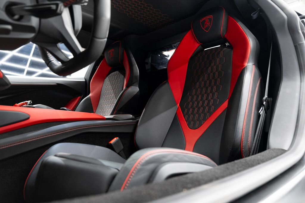 2024 Lamborghini Revuelto Base AWD