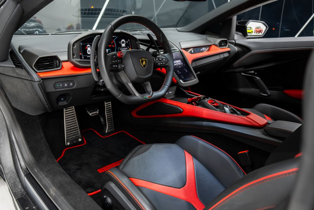 2024 Lamborghini Revuelto Base AWD