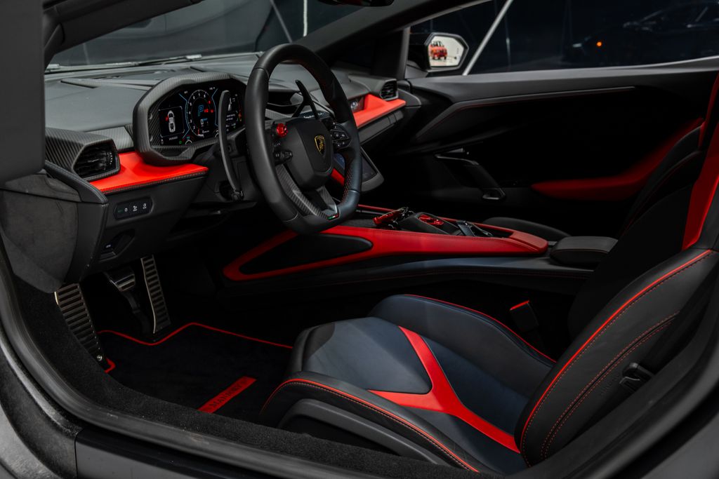 2024 Lamborghini Revuelto Base AWD