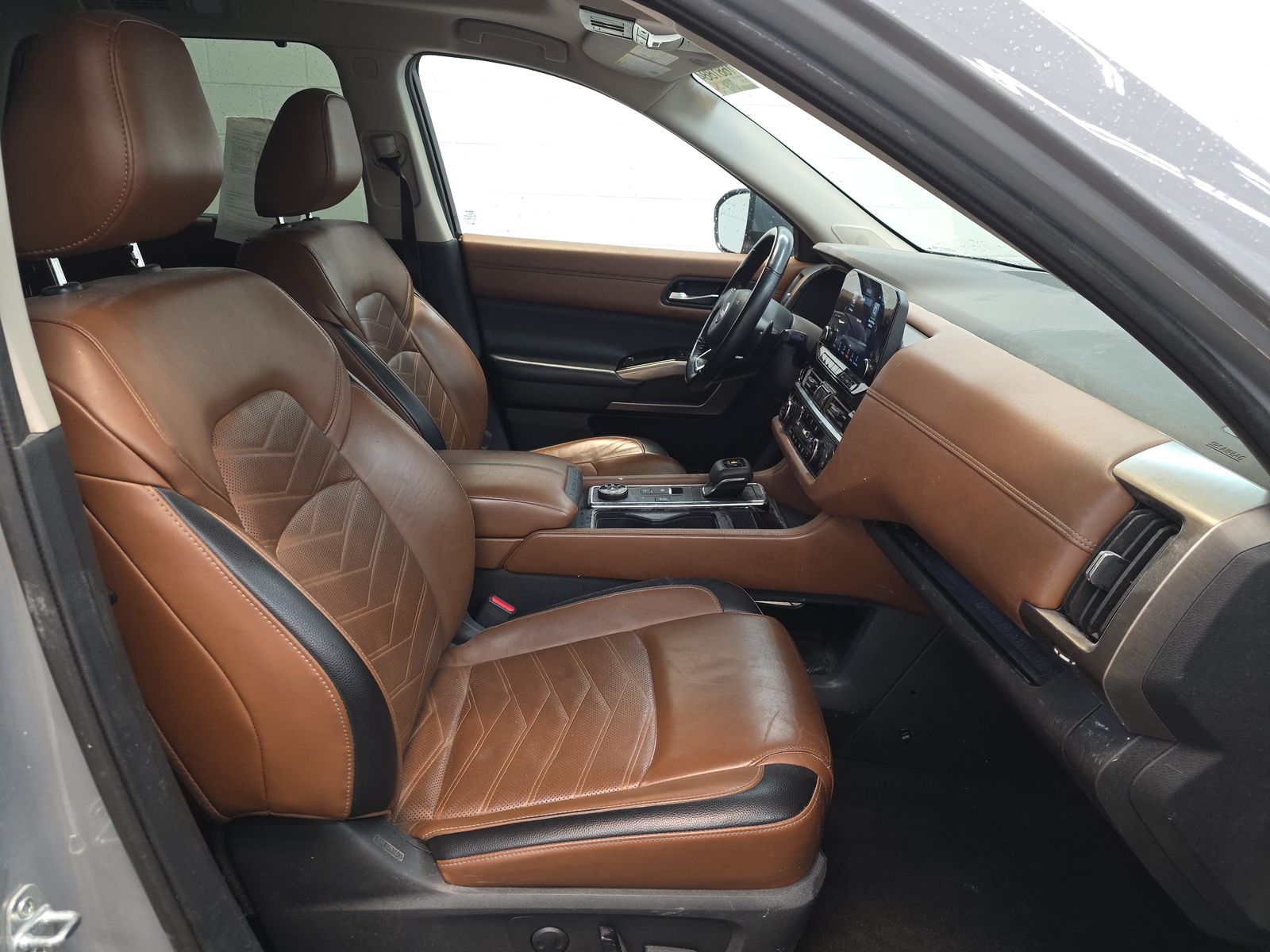 2024 Nissan Pathfinder Platinum AWD