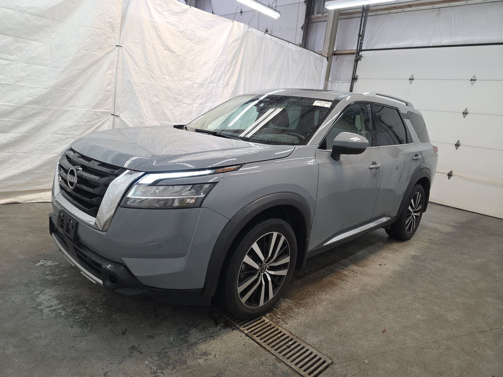 2024 Nissan Pathfinder Platinum AWD