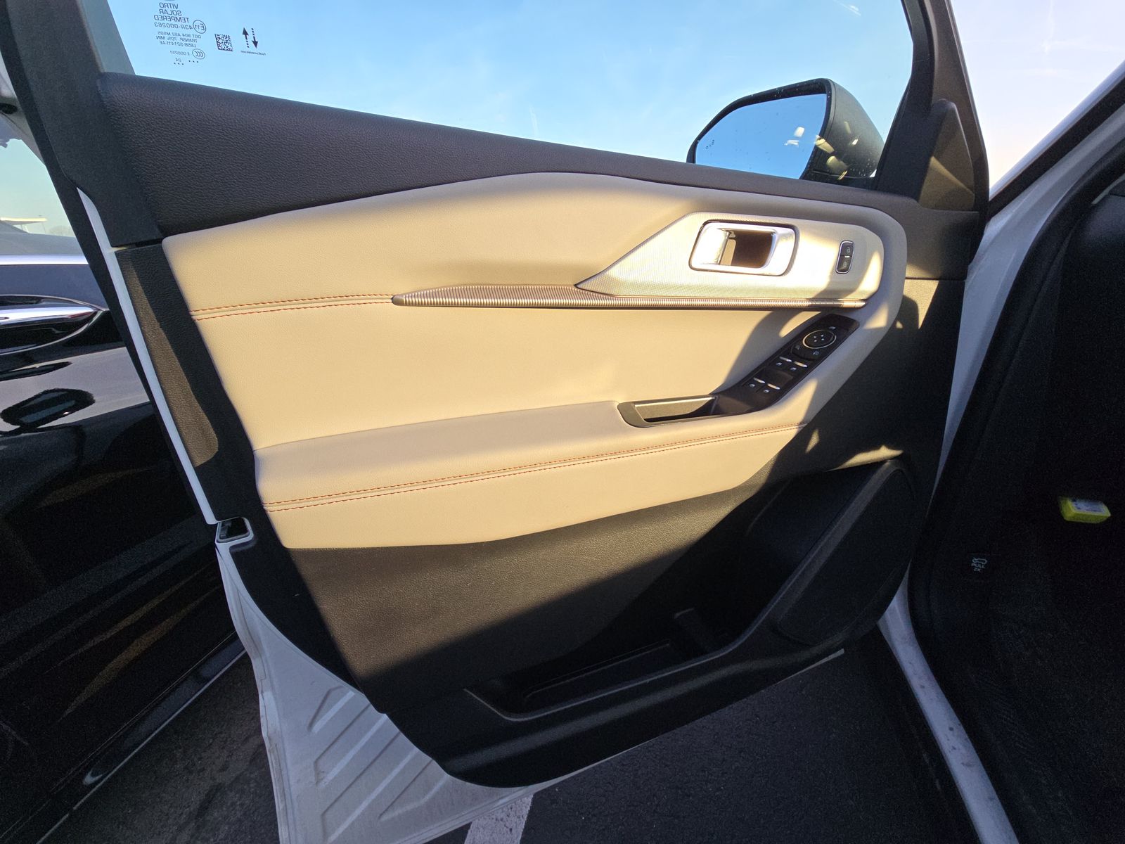 2025 Ford Explorer Active AWD