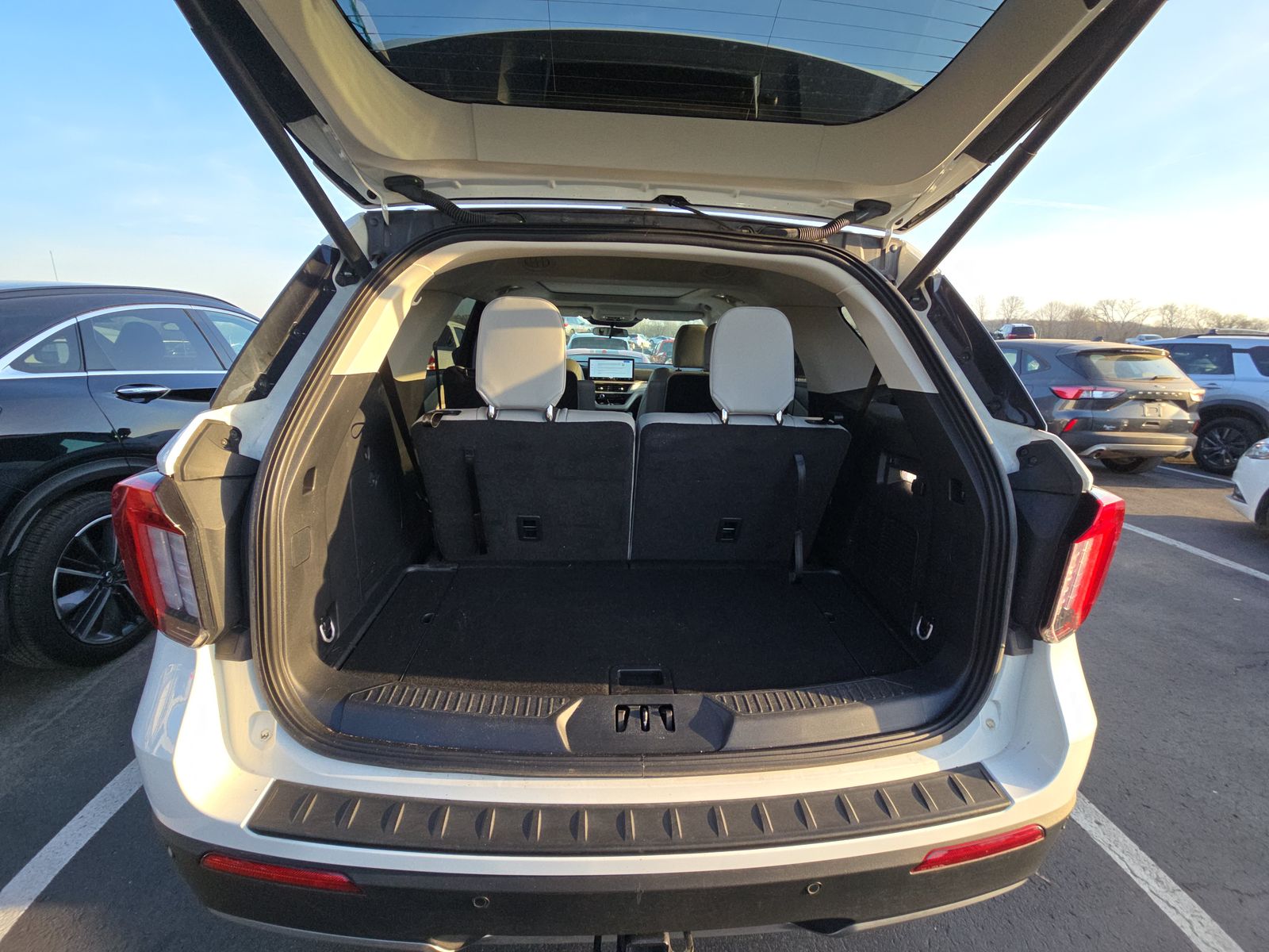 2025 Ford Explorer Active AWD