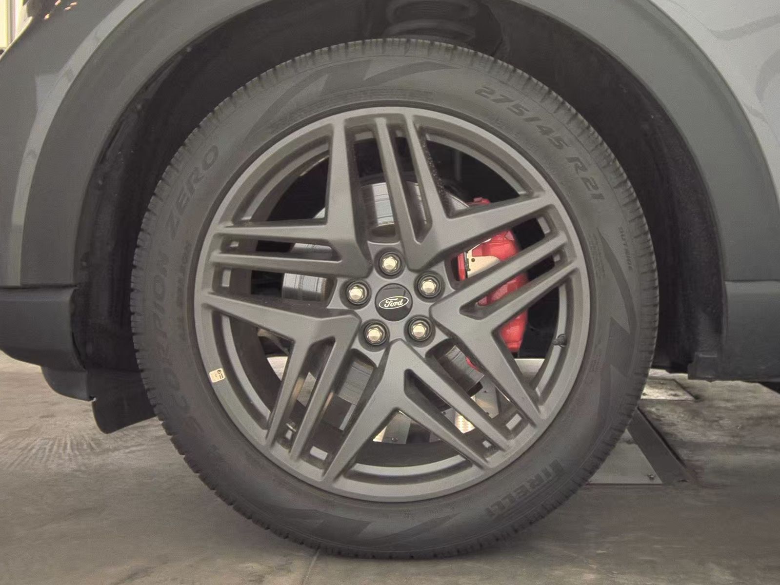 2025 Ford Explorer ST-Line RWD