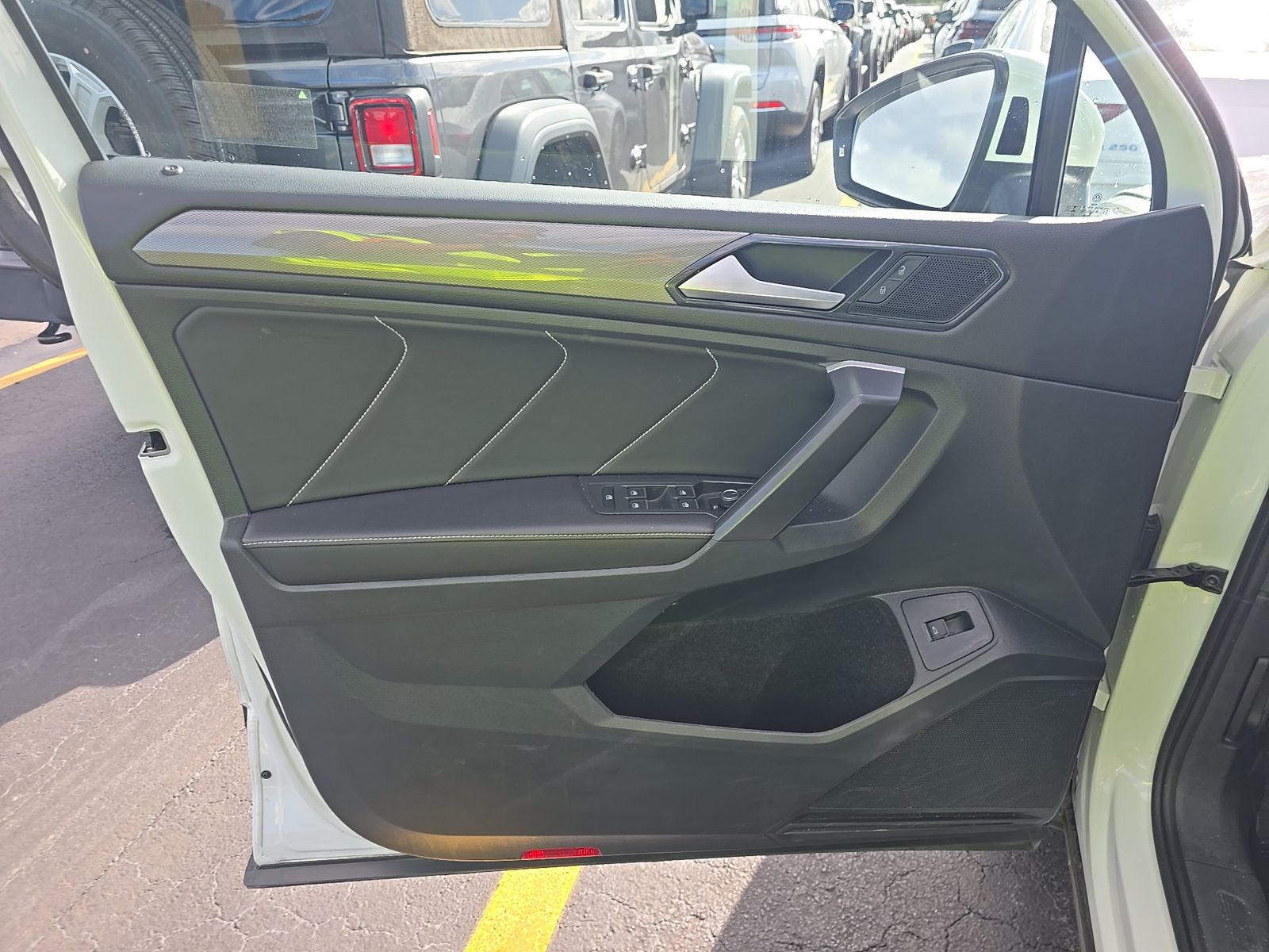 2024 Volkswagen Tiguan 2.0T SE FWD