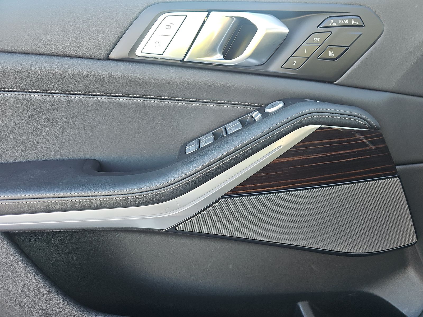 2026 BMW X7 xDrive40i AWD