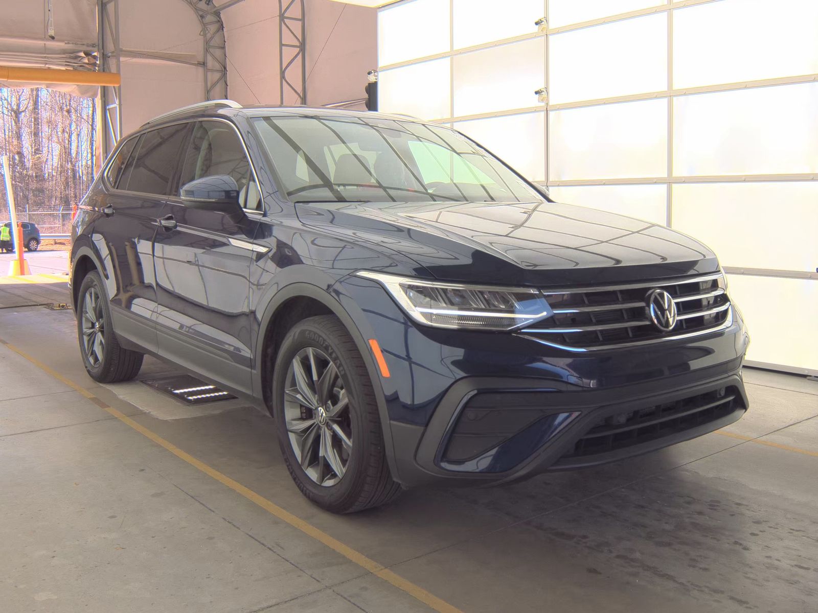 2022 Volkswagen Tiguan 2.0T SE FWD