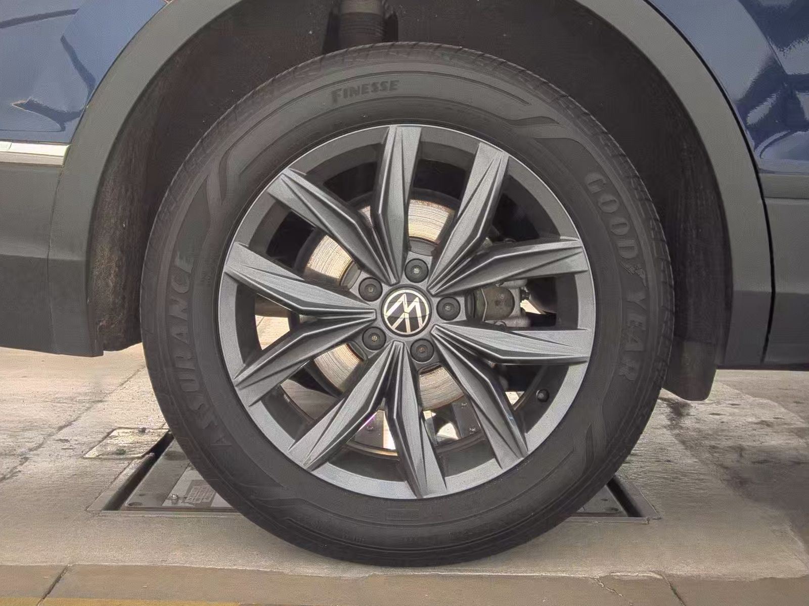 2022 Volkswagen Tiguan 2.0T SE FWD