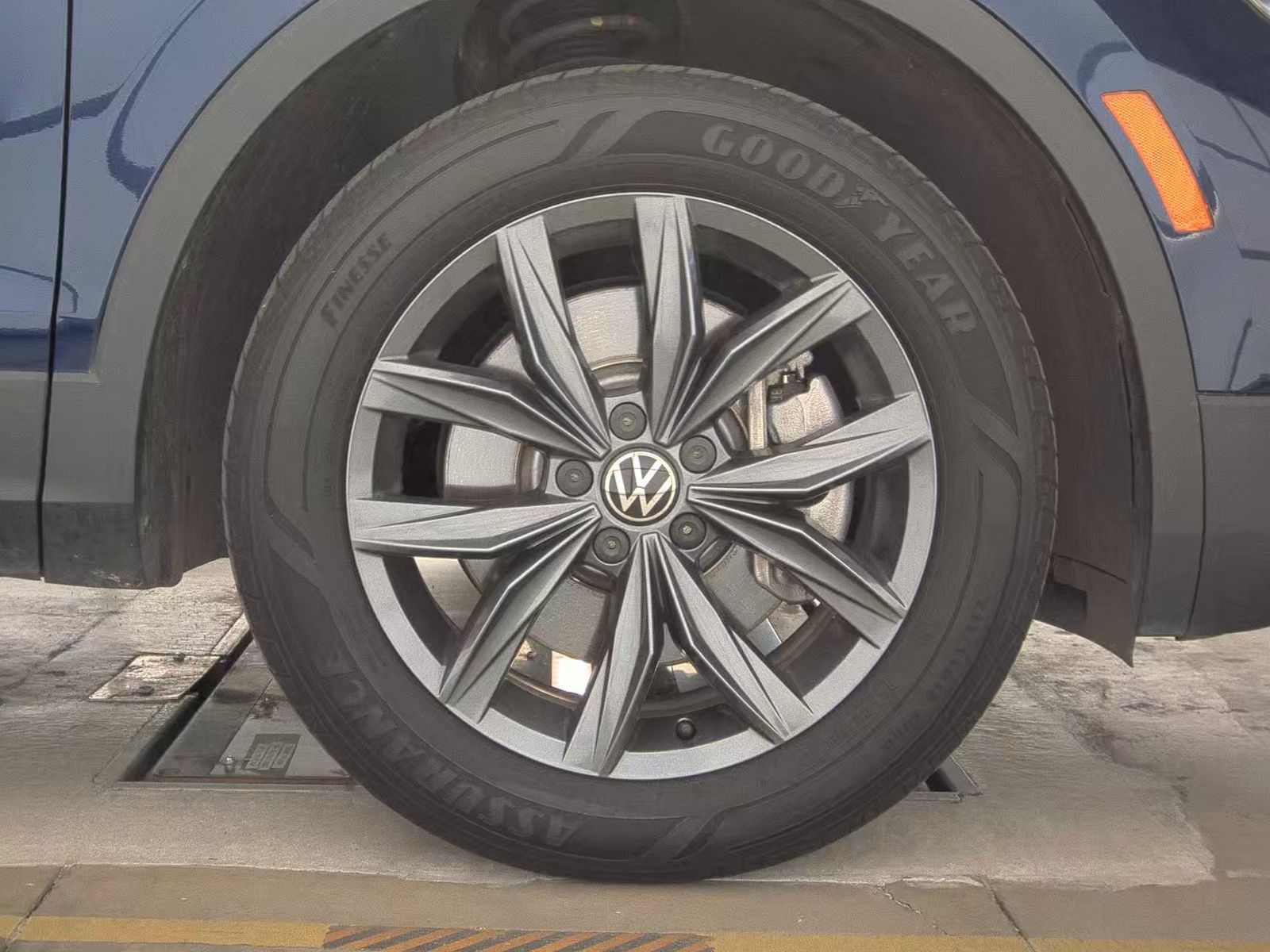 2022 Volkswagen Tiguan 2.0T SE FWD