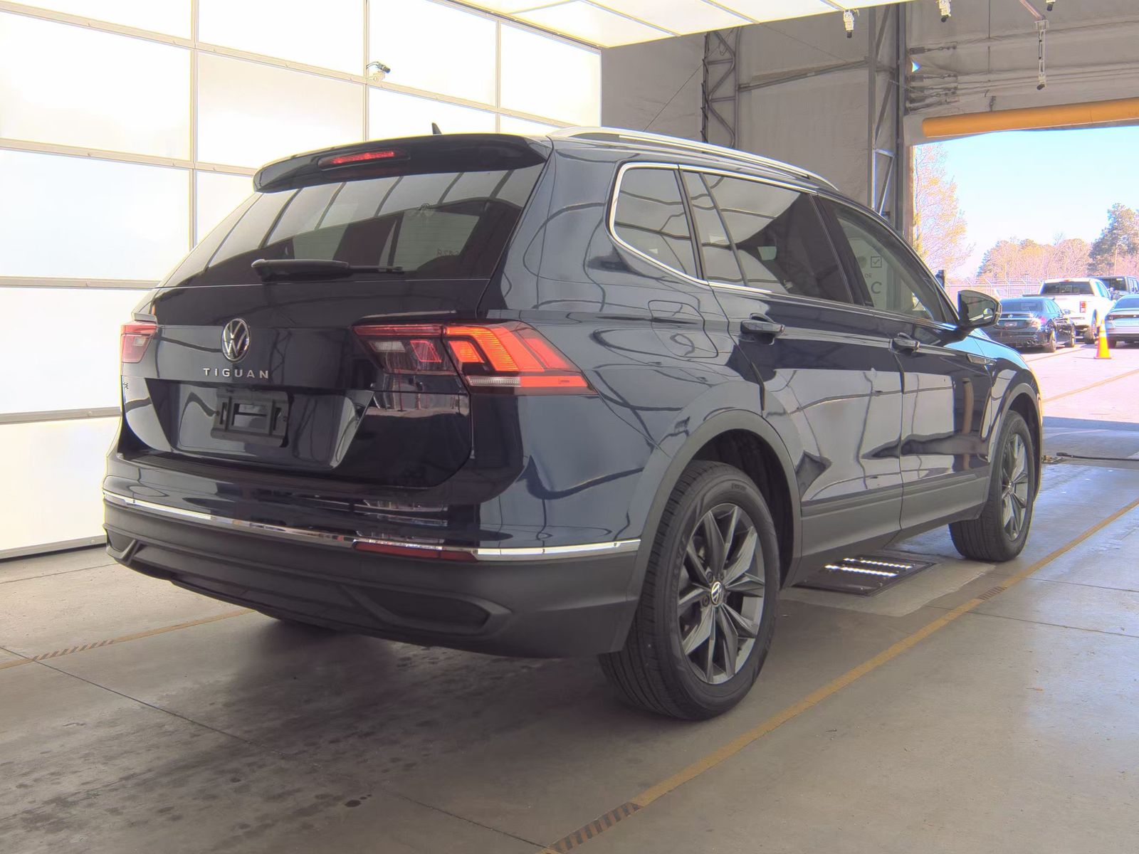 2022 Volkswagen Tiguan 2.0T SE FWD