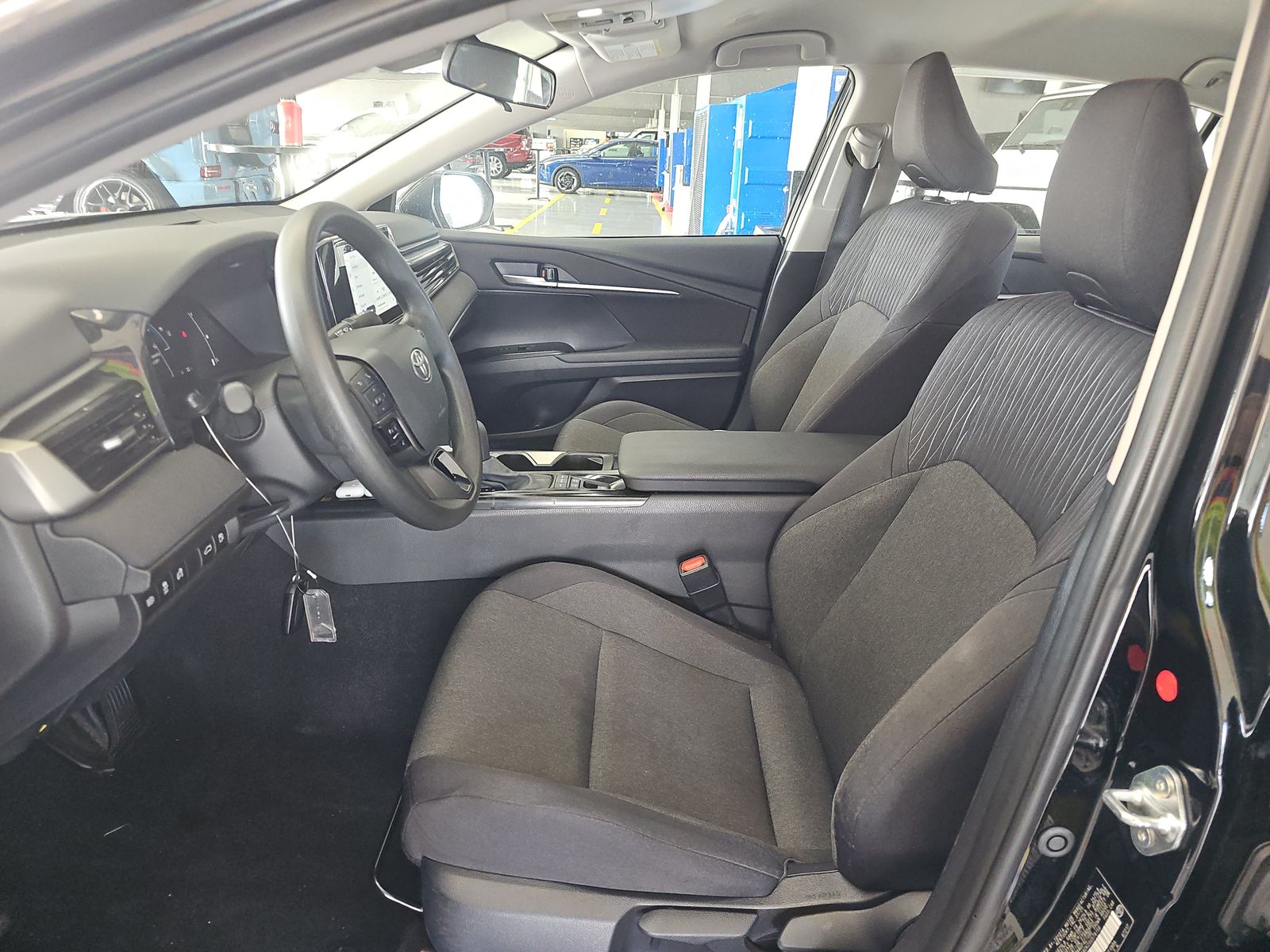 2025 Toyota Camry LE FWD