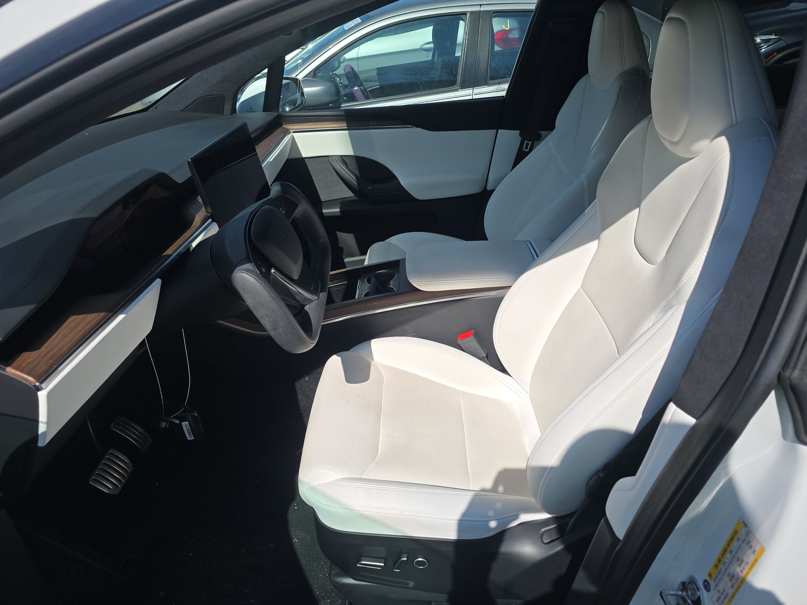 TESLA MODEL X - 8