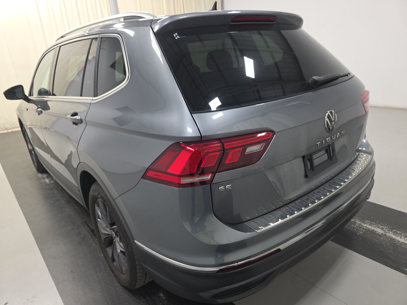 2022 Volkswagen Tiguan 2.0T SE FWD