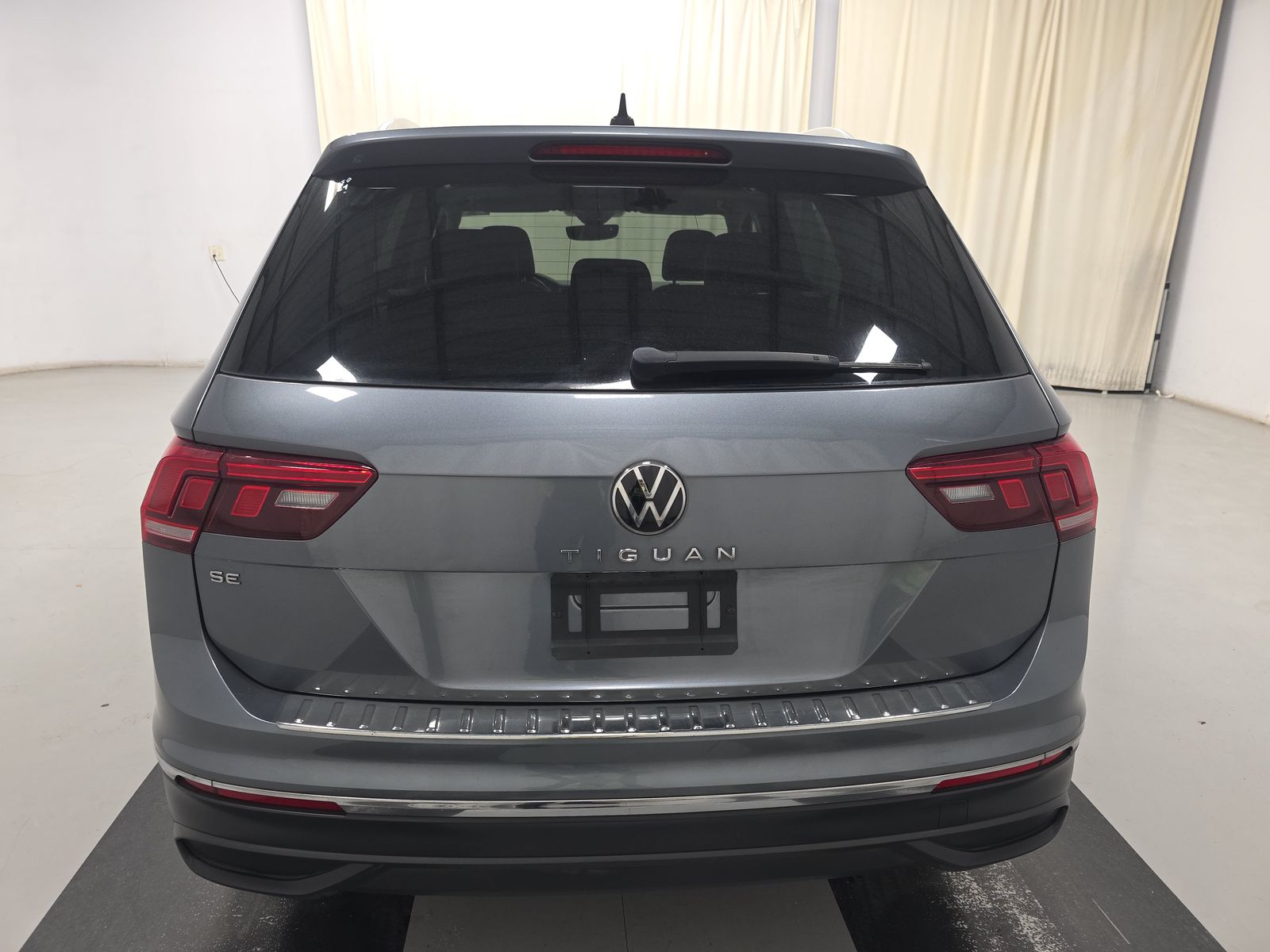 2022 Volkswagen Tiguan 2.0T SE FWD