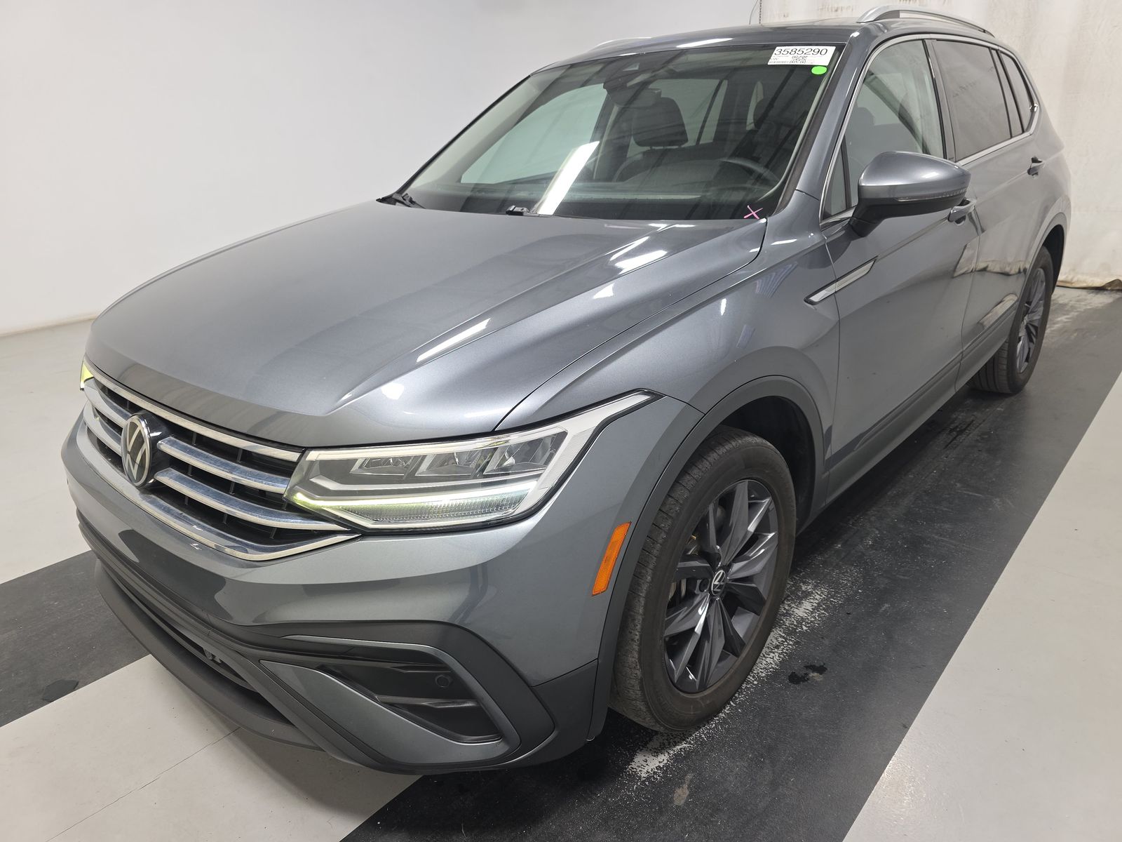 2022 Volkswagen Tiguan 2.0T SE FWD