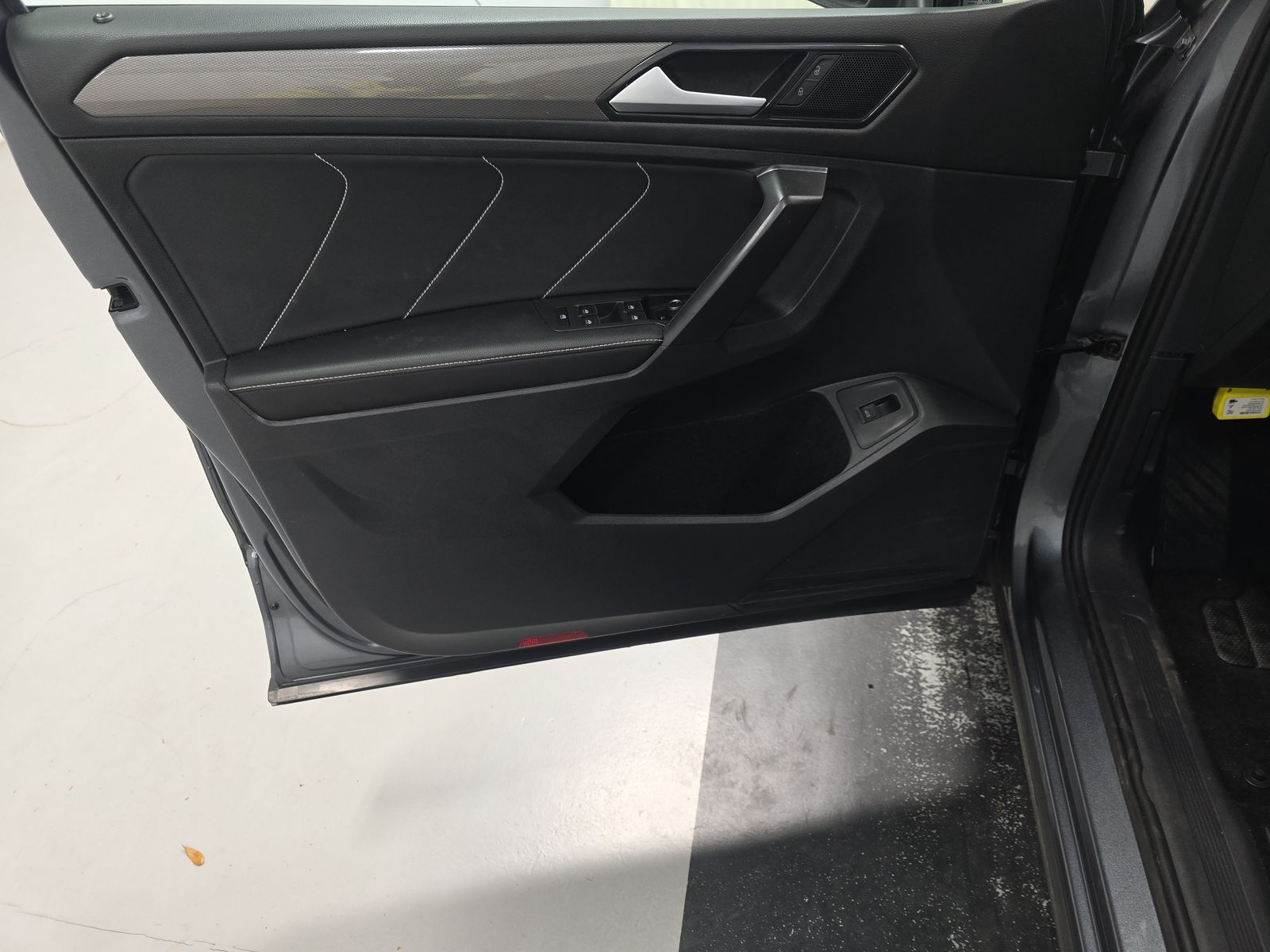 2022 Volkswagen Tiguan 2.0T SE FWD