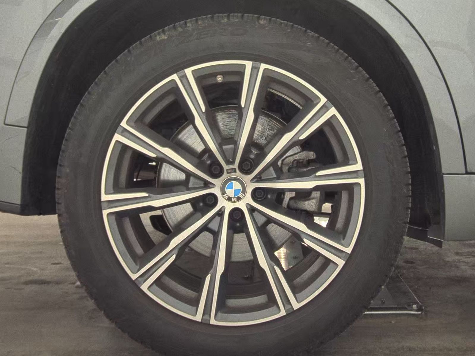 2026 BMW X5 sDrive40i RWD