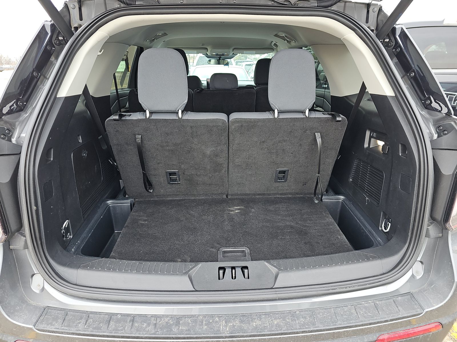 2025 Ford Explorer Active AWD