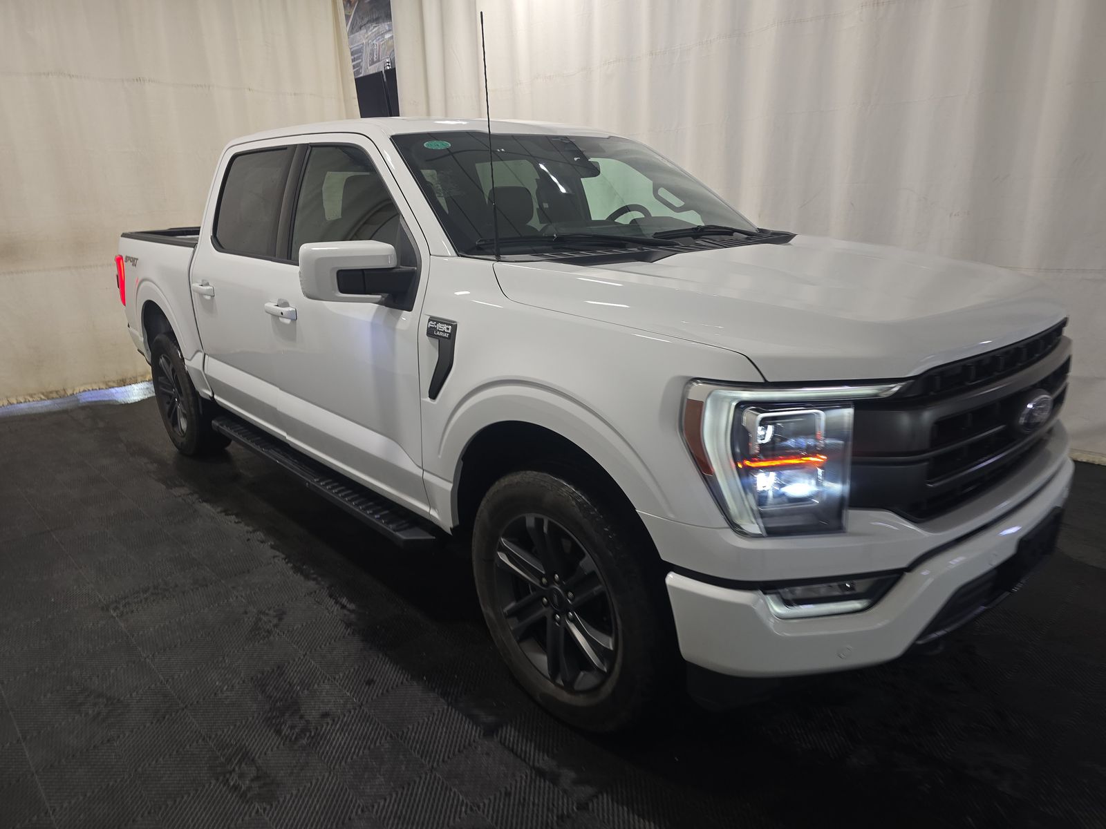 2023 Ford F-150 Lariat AWD