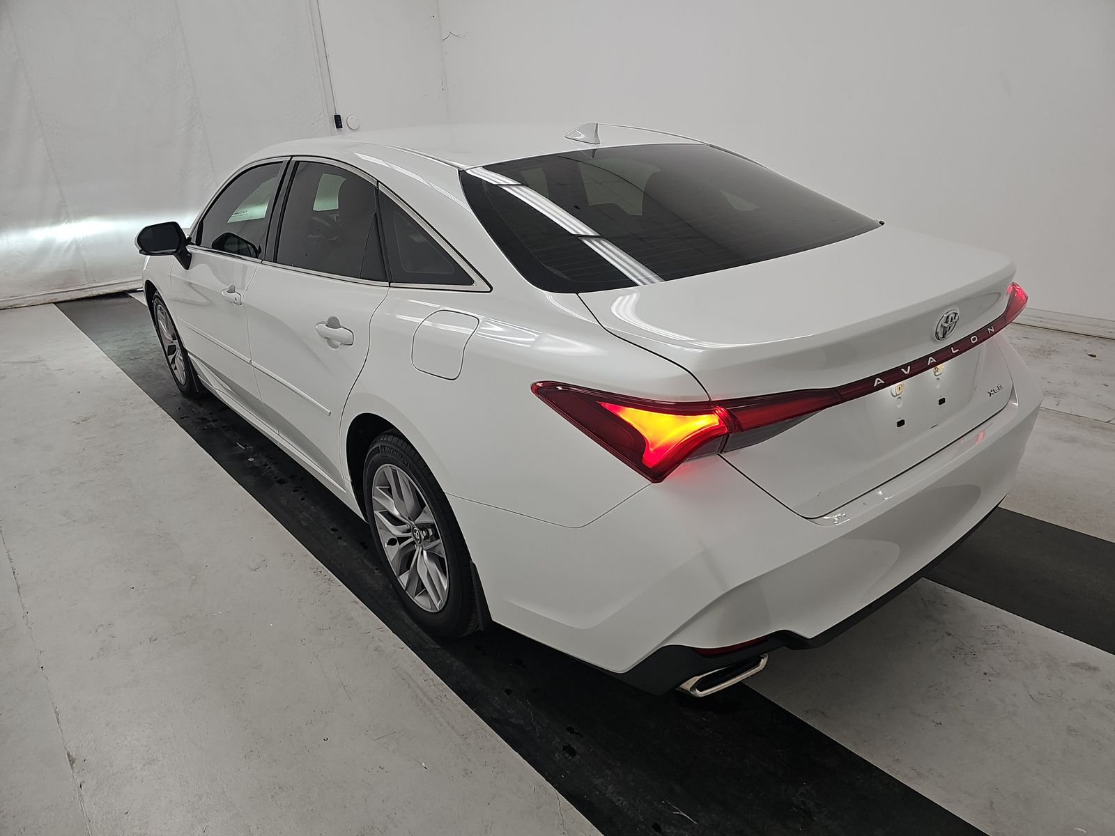 2022 Toyota Avalon XLE FWD