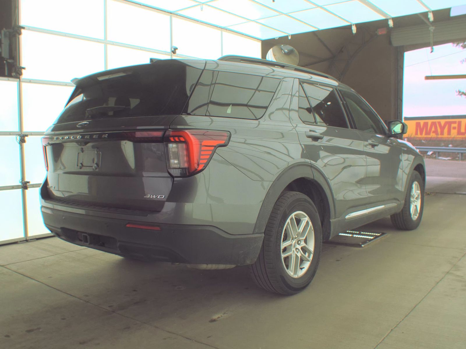 2025 Ford Explorer Active AWD