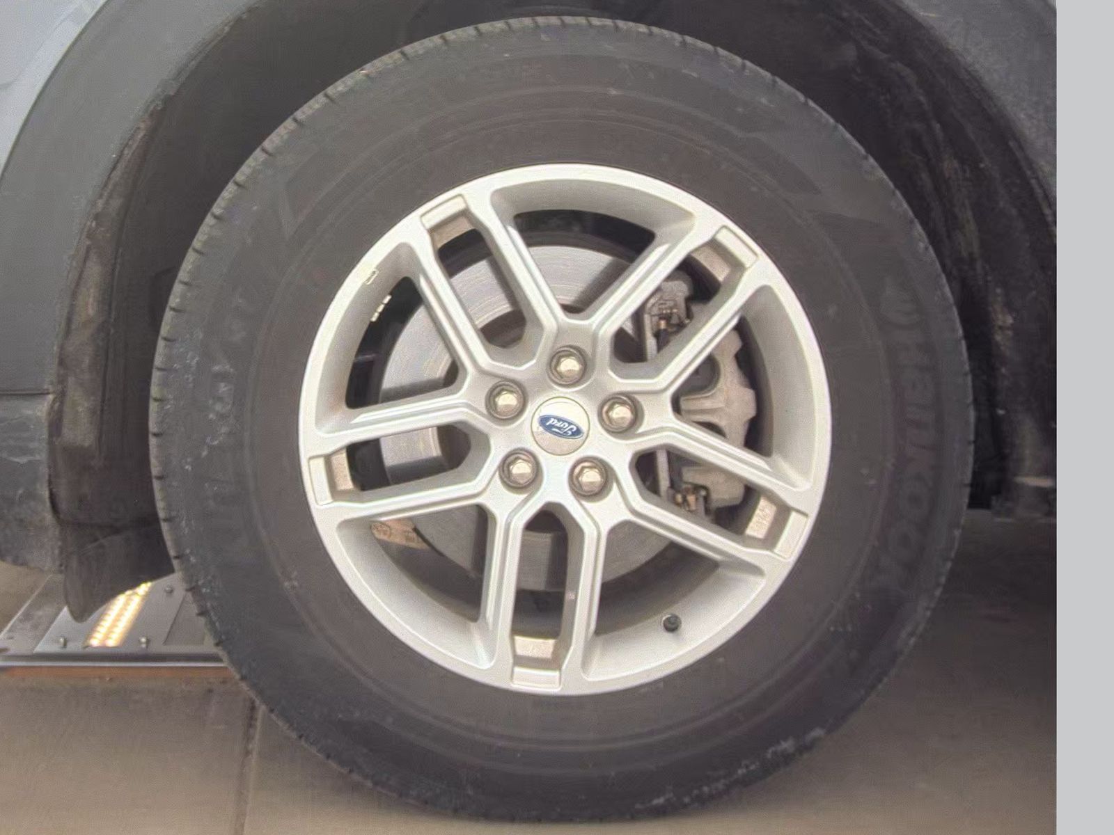 2025 Ford Explorer Active AWD