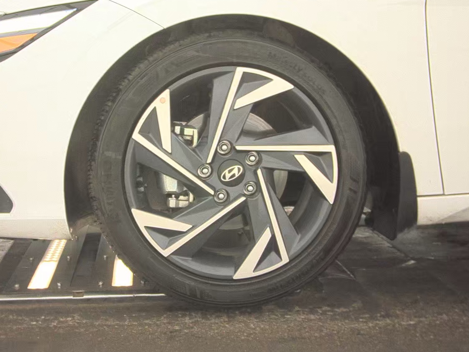 HYUNDAI SEL SPORT - 10