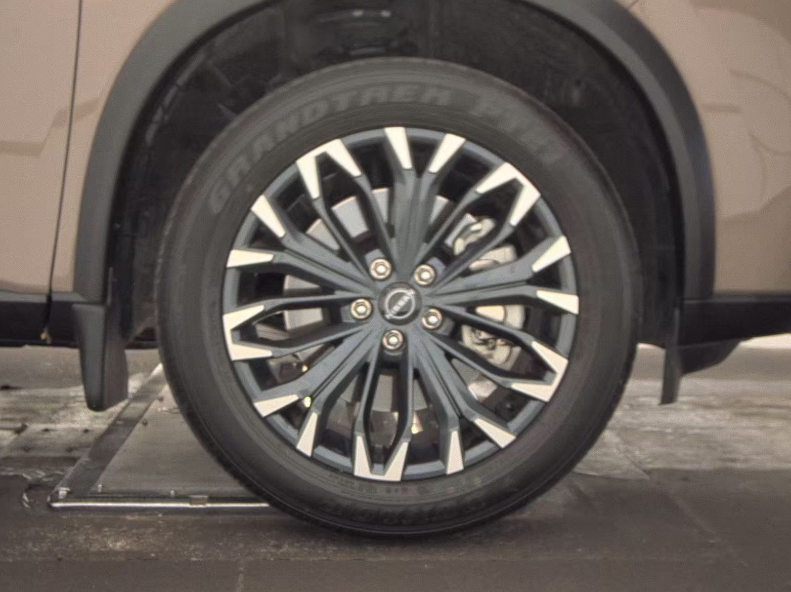 2025 Nissan Rogue SL FWD