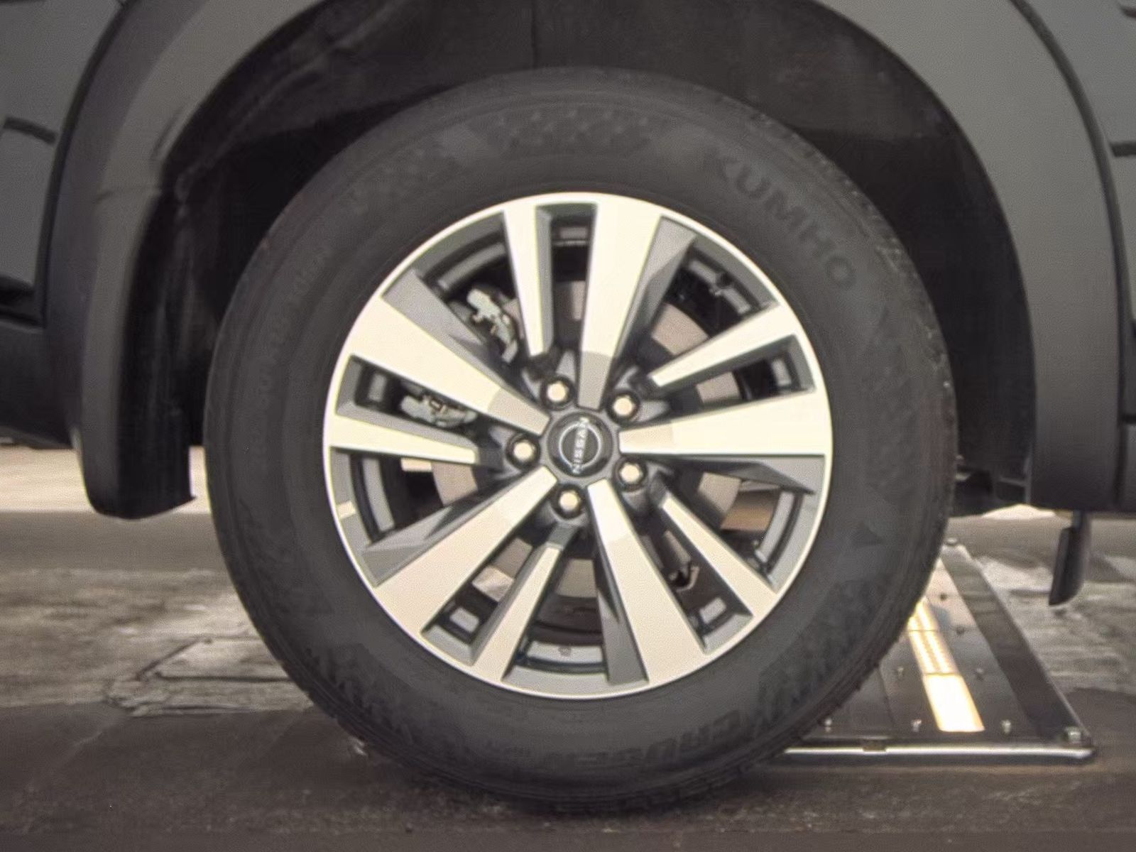 2025 Nissan Pathfinder SL FWD