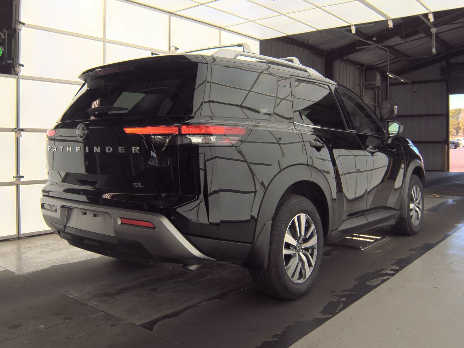 2025 Nissan Pathfinder SL FWD