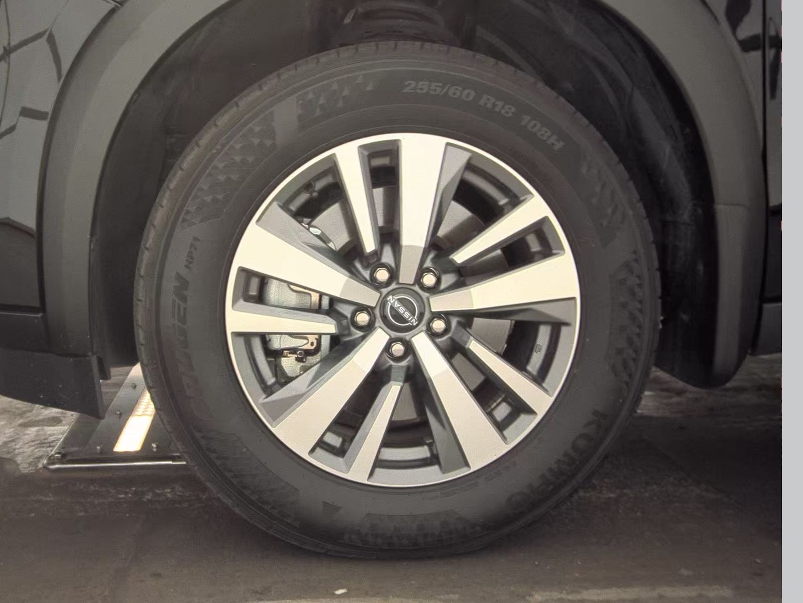 2025 Nissan Pathfinder SL FWD