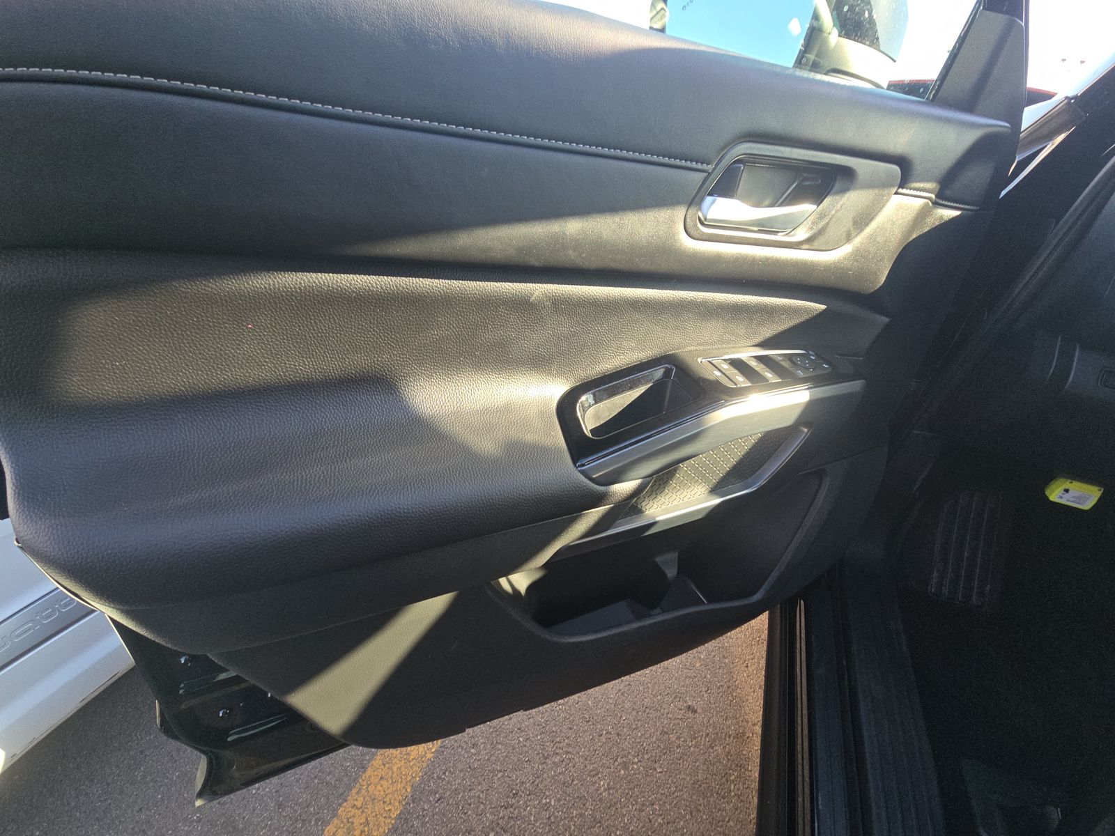 2025 Nissan Pathfinder SL FWD