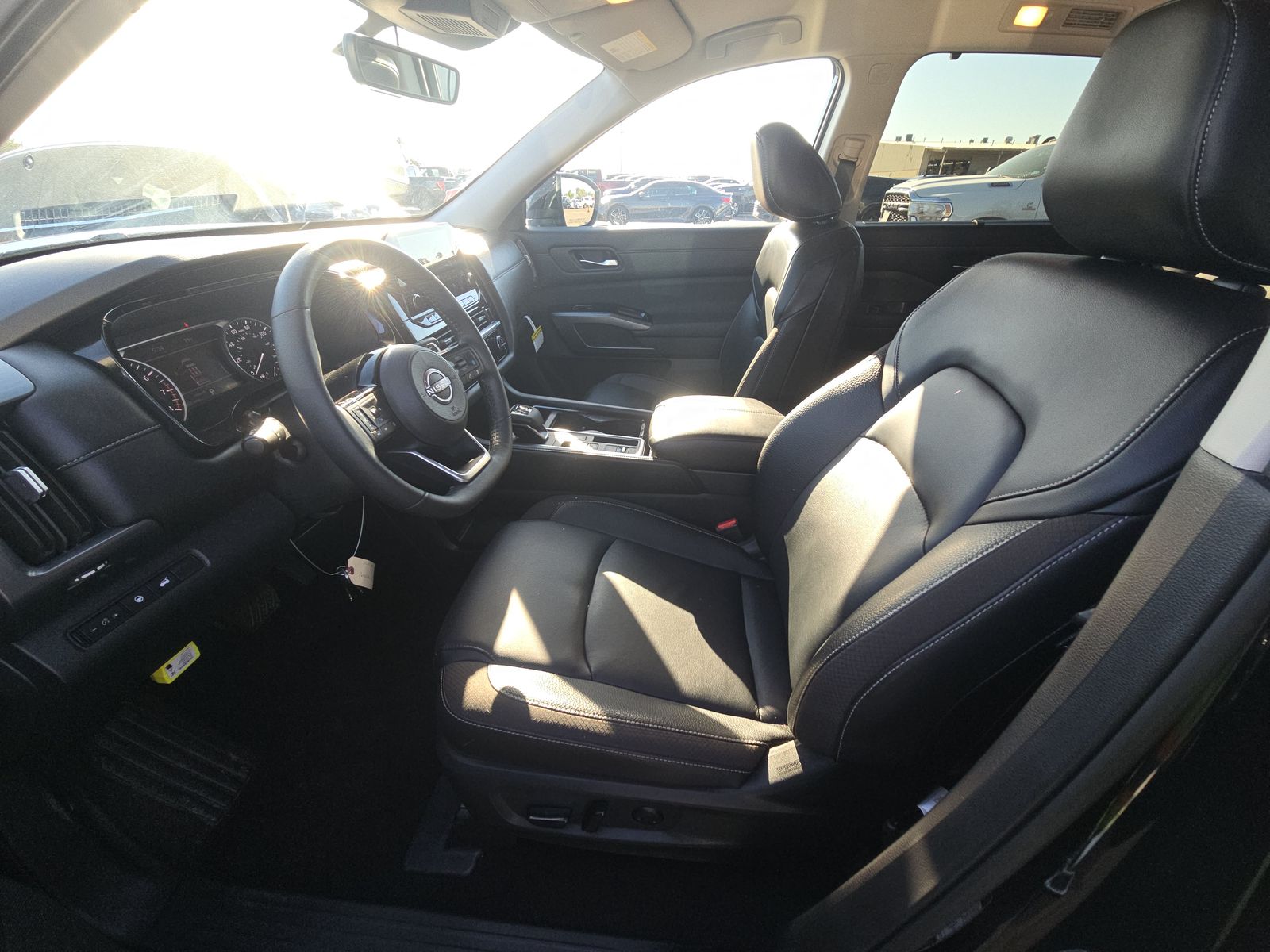 2025 Nissan Pathfinder SL FWD