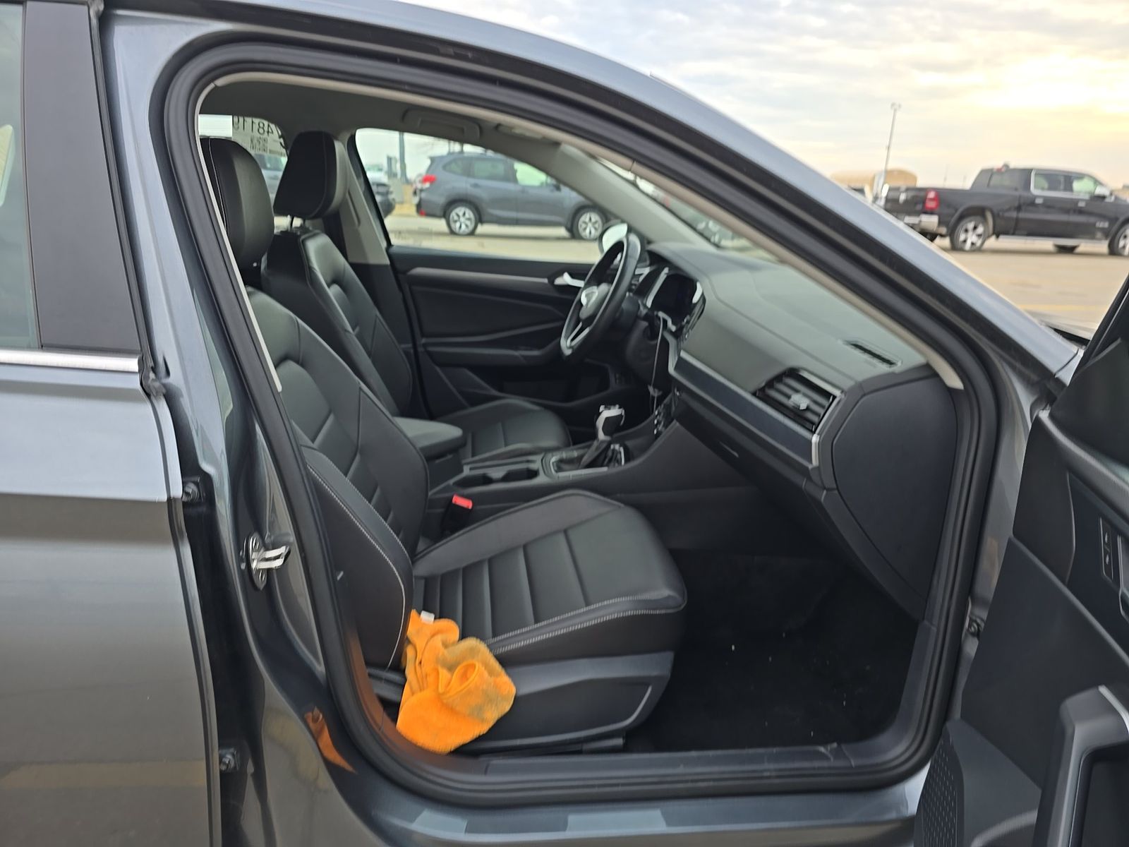 2024 Volkswagen Jetta 1.5T SE FWD