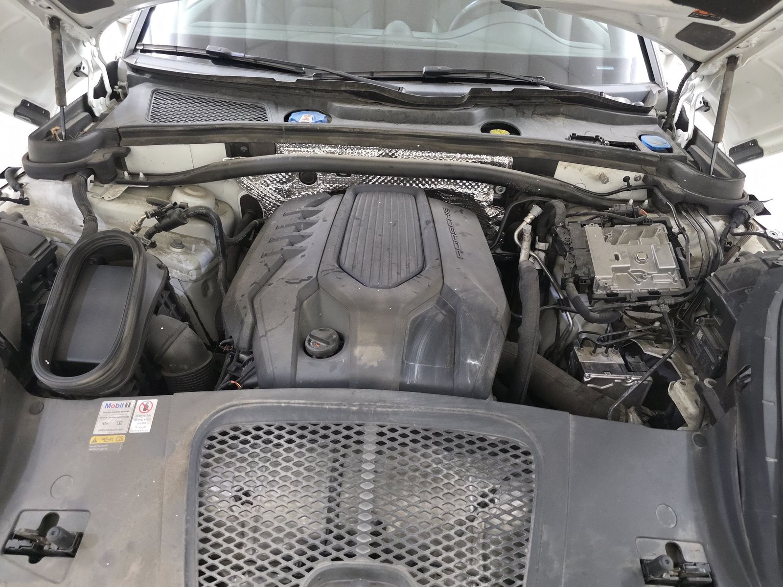 2022 Porsche Macan Base AWD