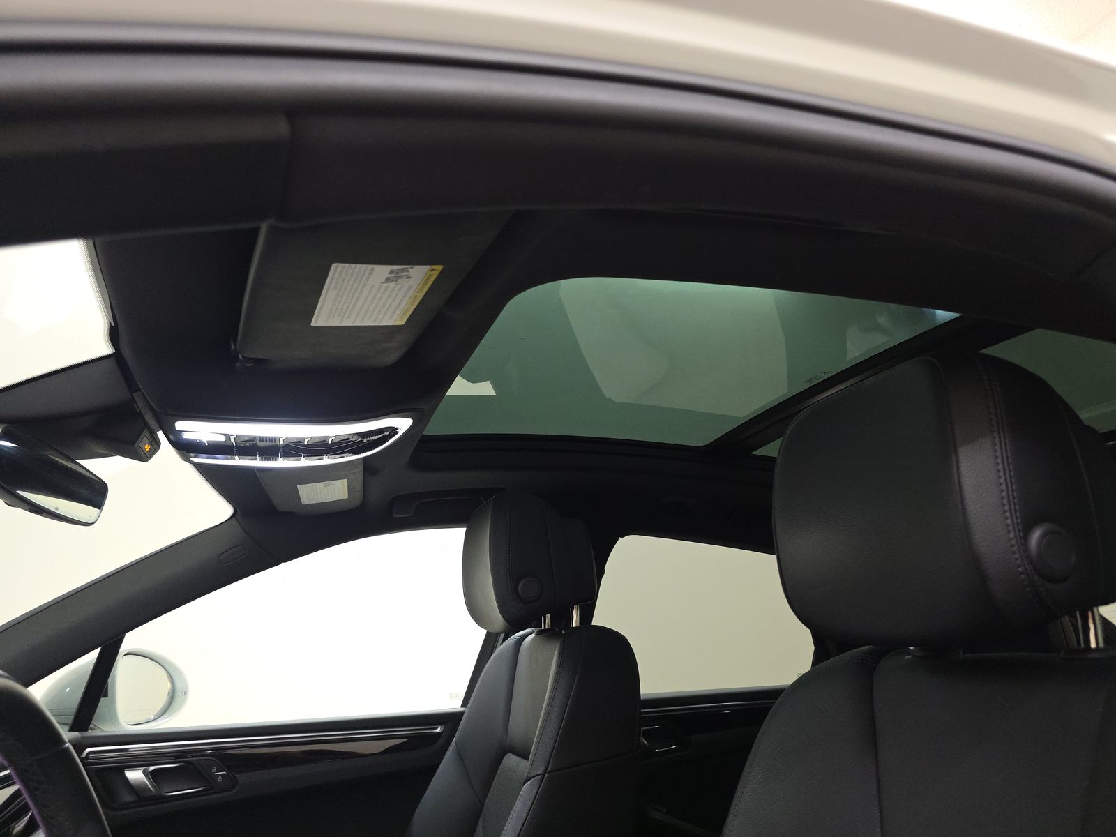 2022 Porsche Macan Base AWD