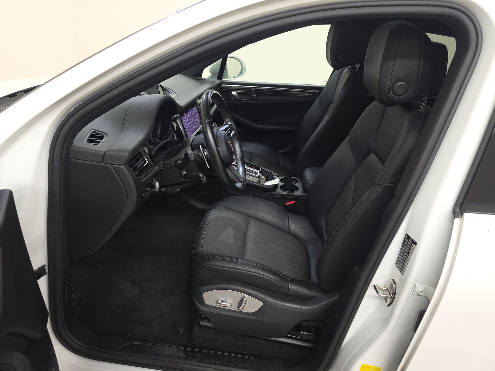 2022 Porsche Macan Base AWD