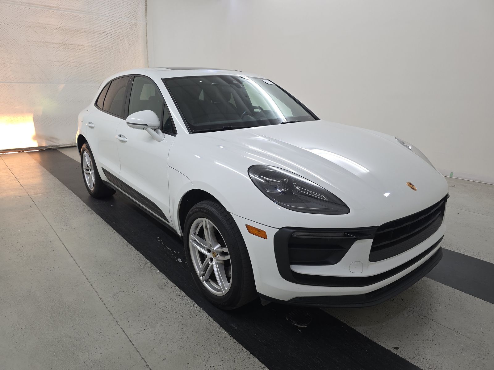 2022 Porsche Macan Base AWD
