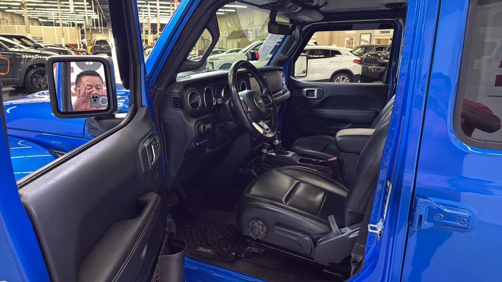 JEEP SAHARA 4XE SPORT UTILITY 4D - 7