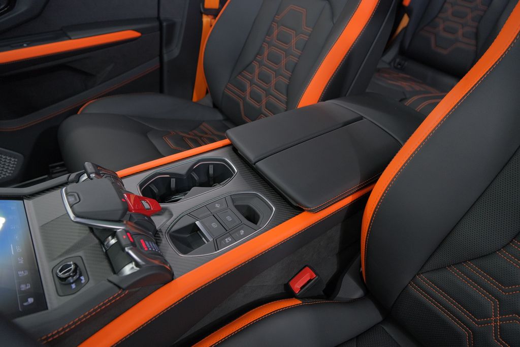 2025 Lamborghini Urus Plug-In Hybrid SE AWD