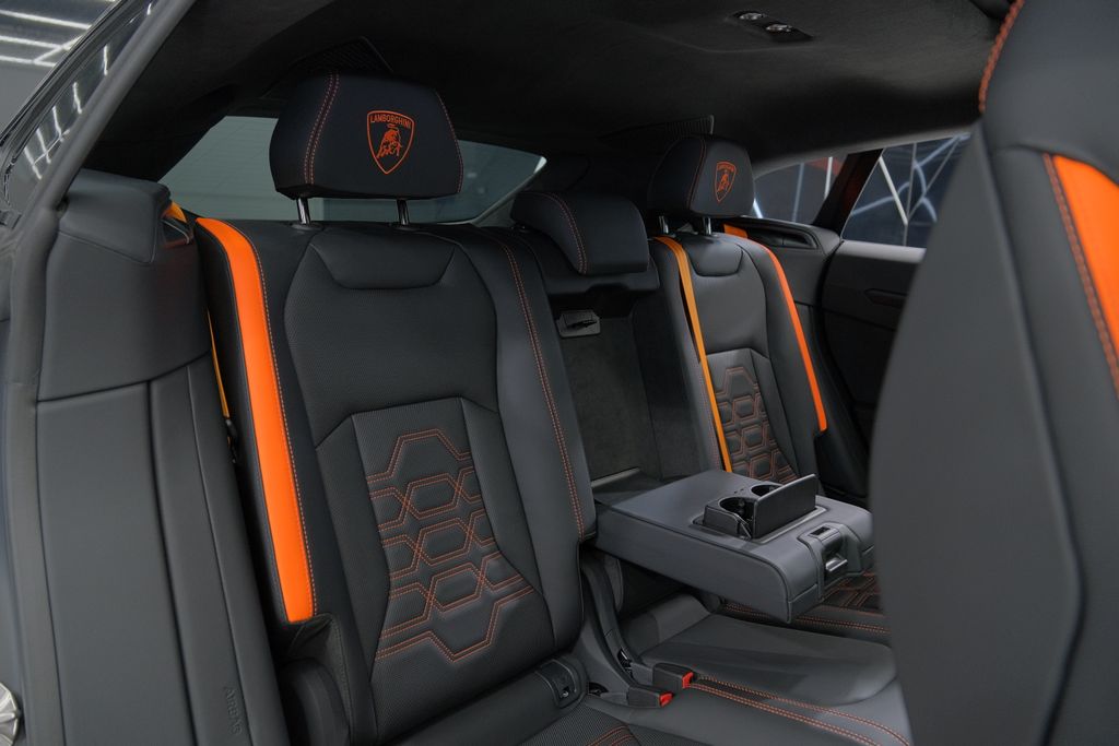 2025 Lamborghini Urus Plug-In Hybrid SE AWD