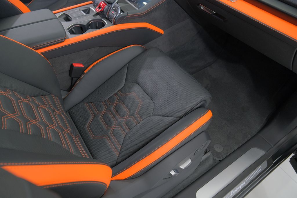 2025 Lamborghini Urus Plug-In Hybrid SE AWD