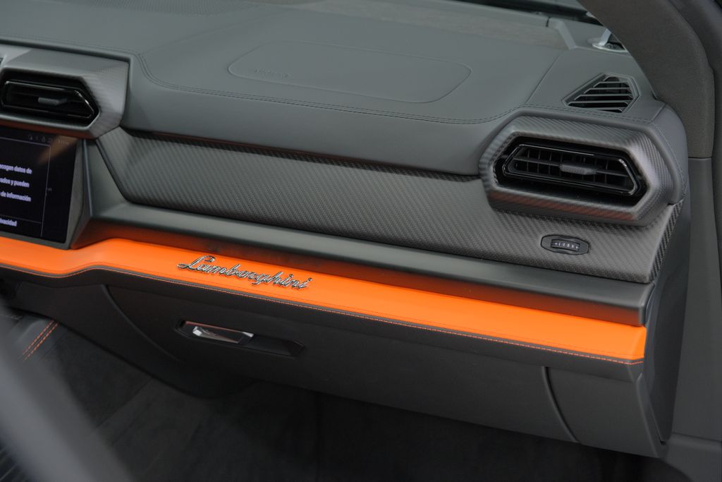 2025 Lamborghini Urus Plug-In Hybrid SE AWD