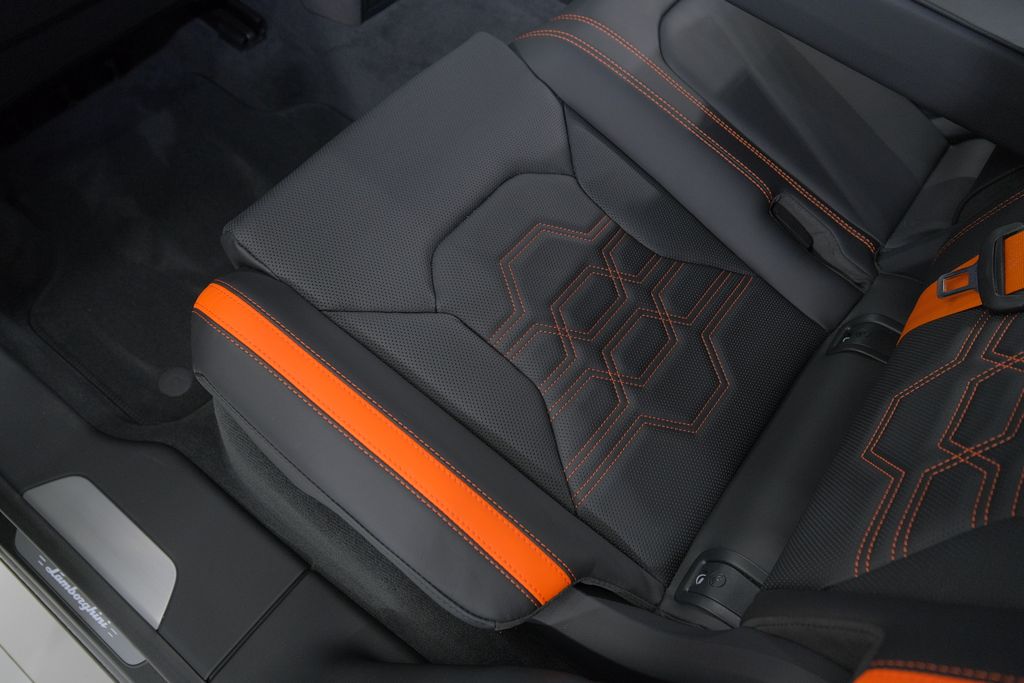 2025 Lamborghini Urus Plug-In Hybrid SE AWD