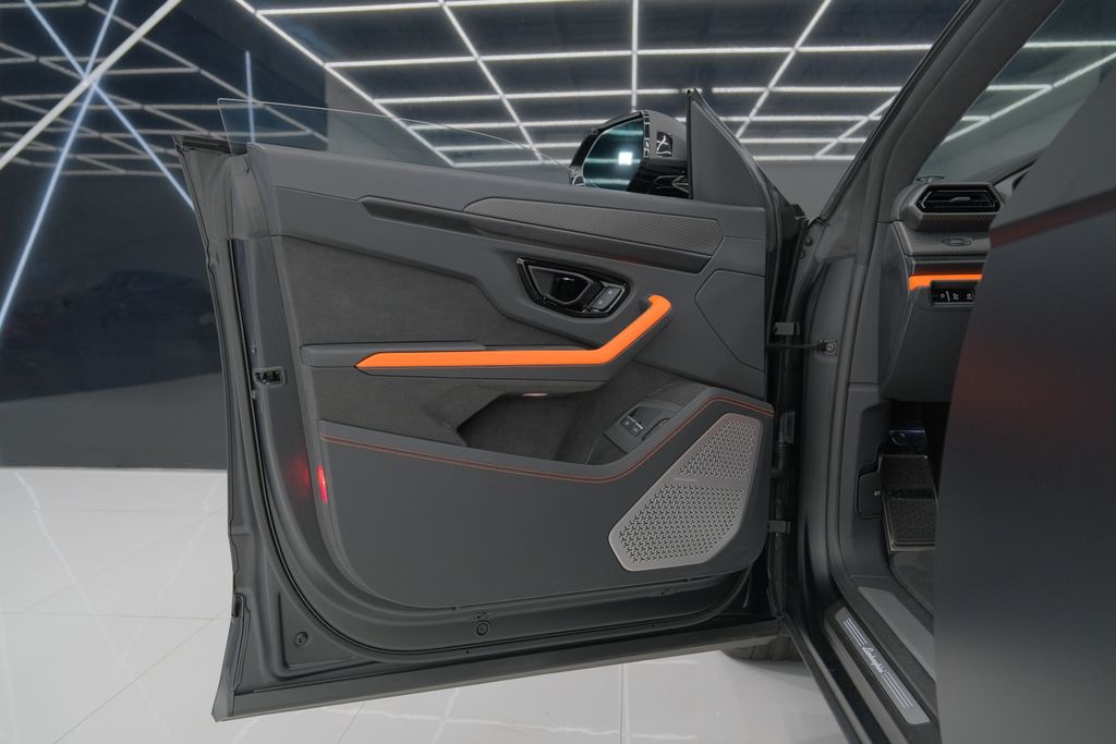 2025 Lamborghini Urus Plug-In Hybrid SE AWD