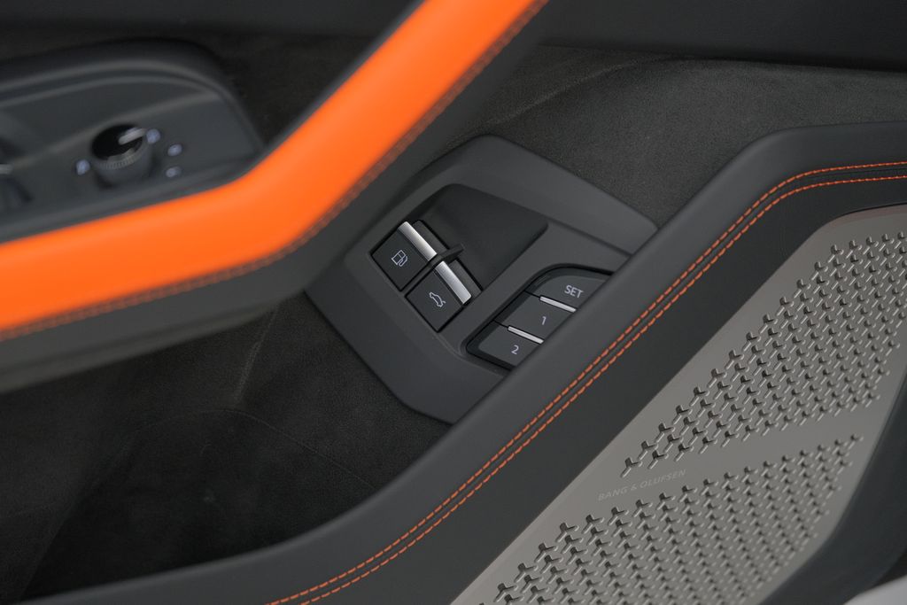 2025 Lamborghini Urus Plug-In Hybrid SE AWD