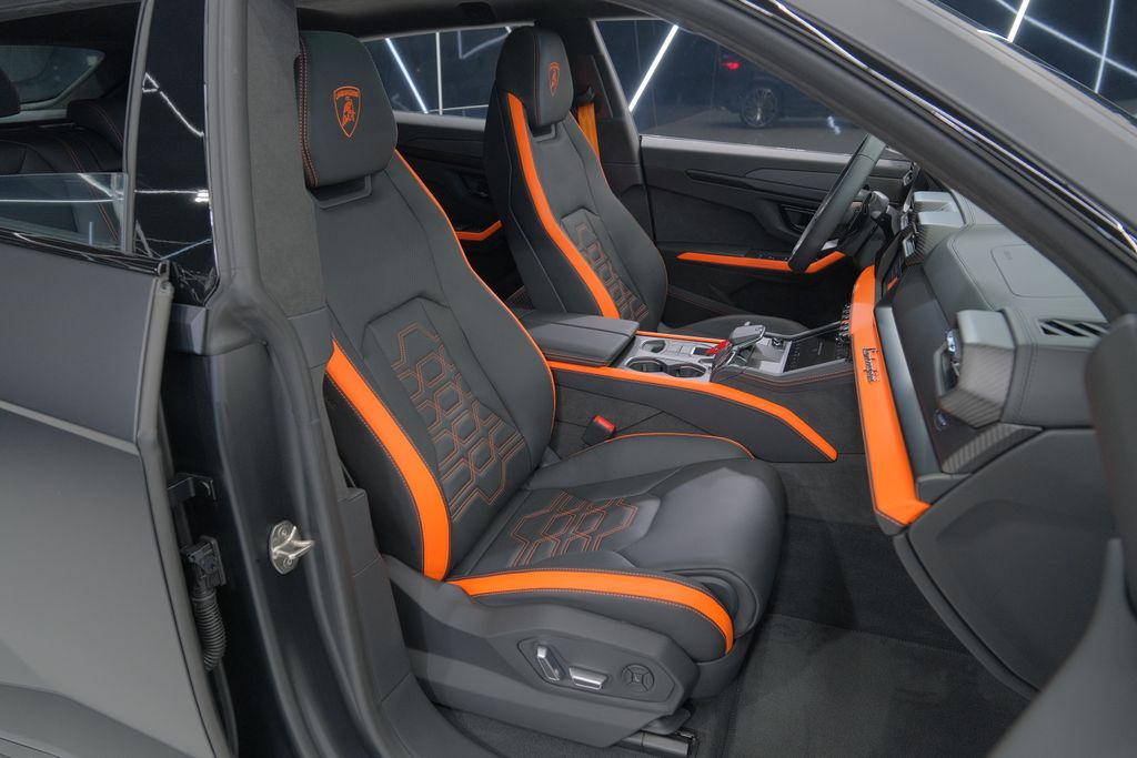 2025 Lamborghini Urus Plug-In Hybrid SE AWD